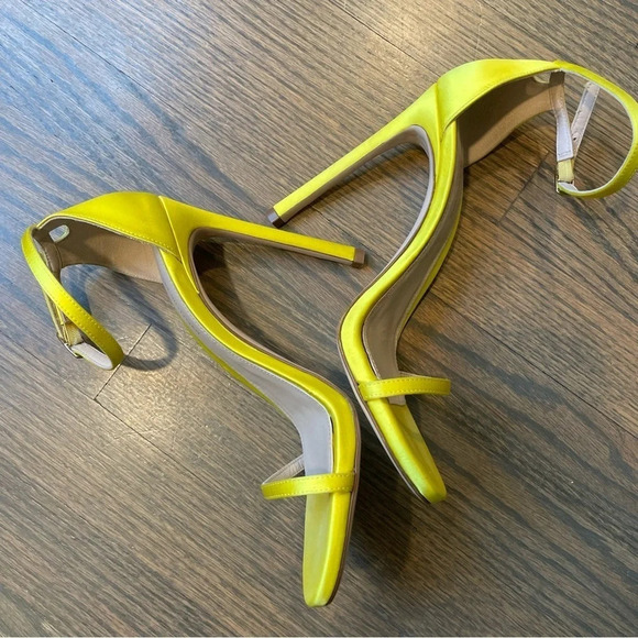 Stuart Weitzman Nudist Satin Sandals Size 8 - Picture 5 of 12